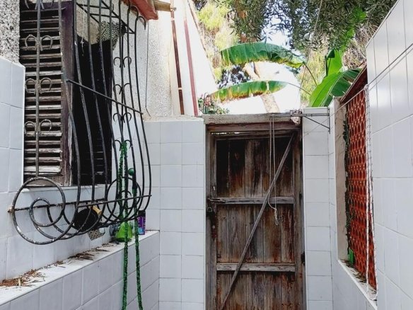 4 Bedroom 2 Bathroom Villa in Orihuela Costa - Caza De Casa