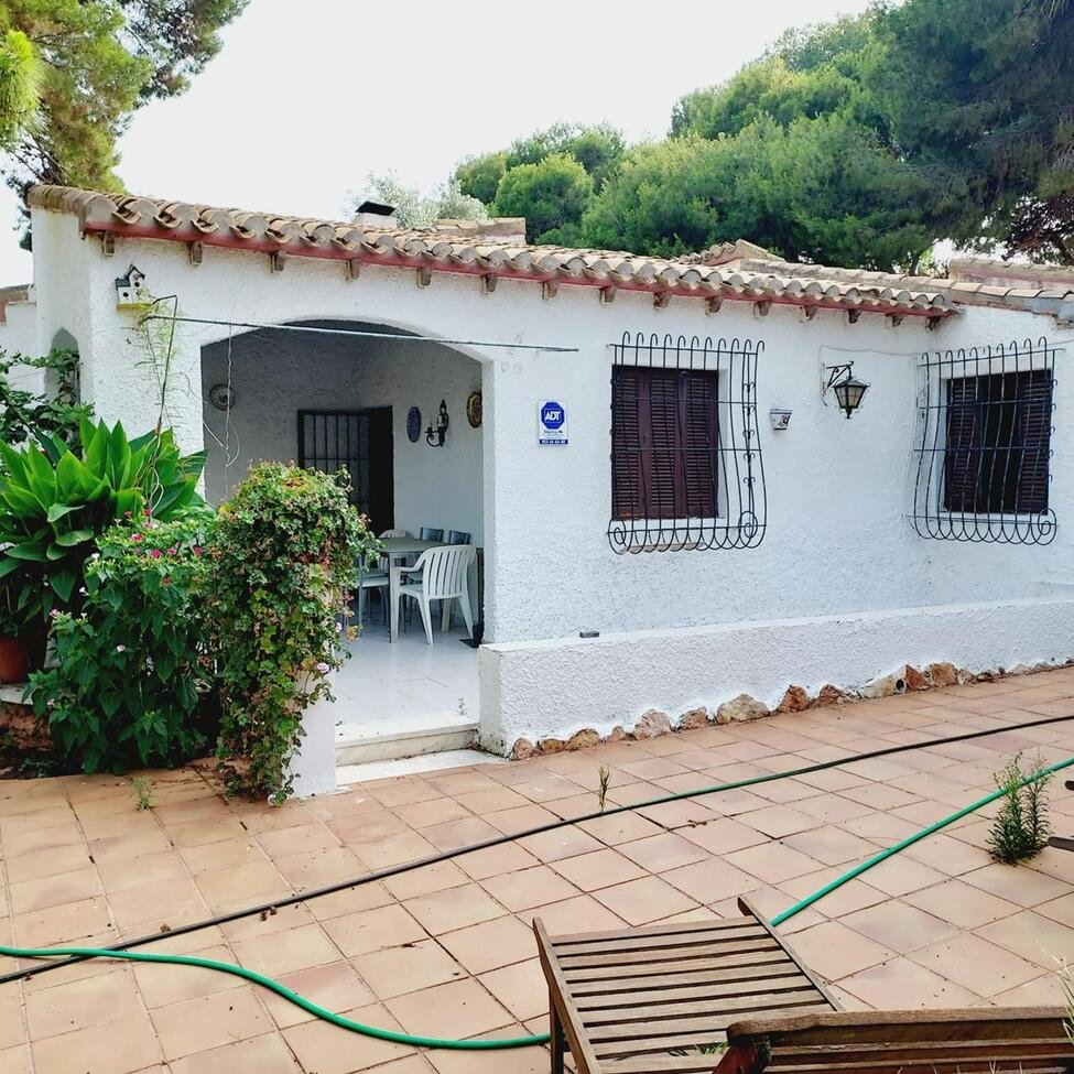 4 Bedroom 2 Bathroom Villa in Orihuela Costa - Caza De Casa
