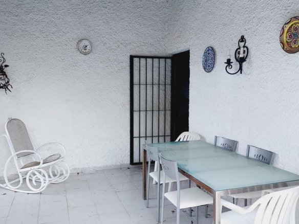 4 Bedroom 2 Bathroom Villa in Orihuela Costa - Caza De Casa