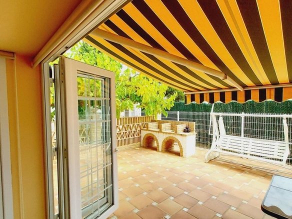7 Bedroom 3 Bathroom Villa in Orihuela Costa - Caza De Casa