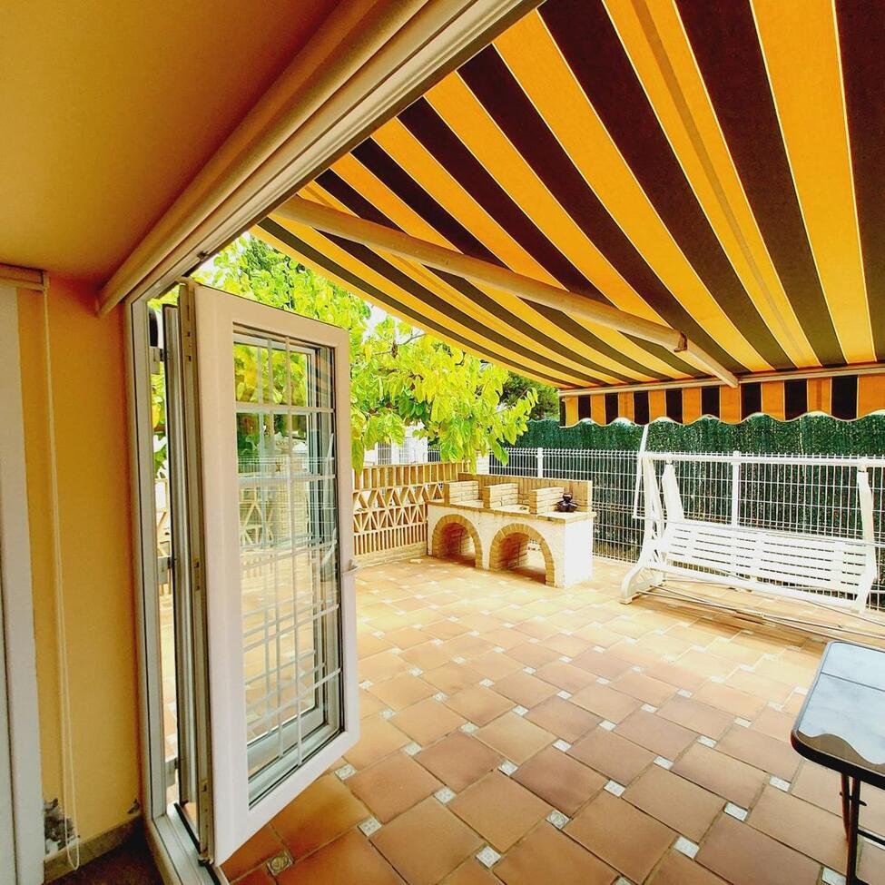 7 Bedroom 3 Bathroom Villa in Orihuela Costa - Caza De Casa
