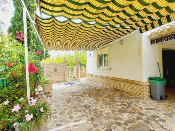 7 Bedroom 3 Bathroom Villa in Orihuela Costa - Caza De Casa