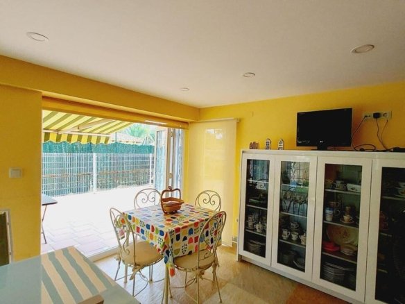 7 Bedroom 3 Bathroom Villa in Orihuela Costa - Caza De Casa