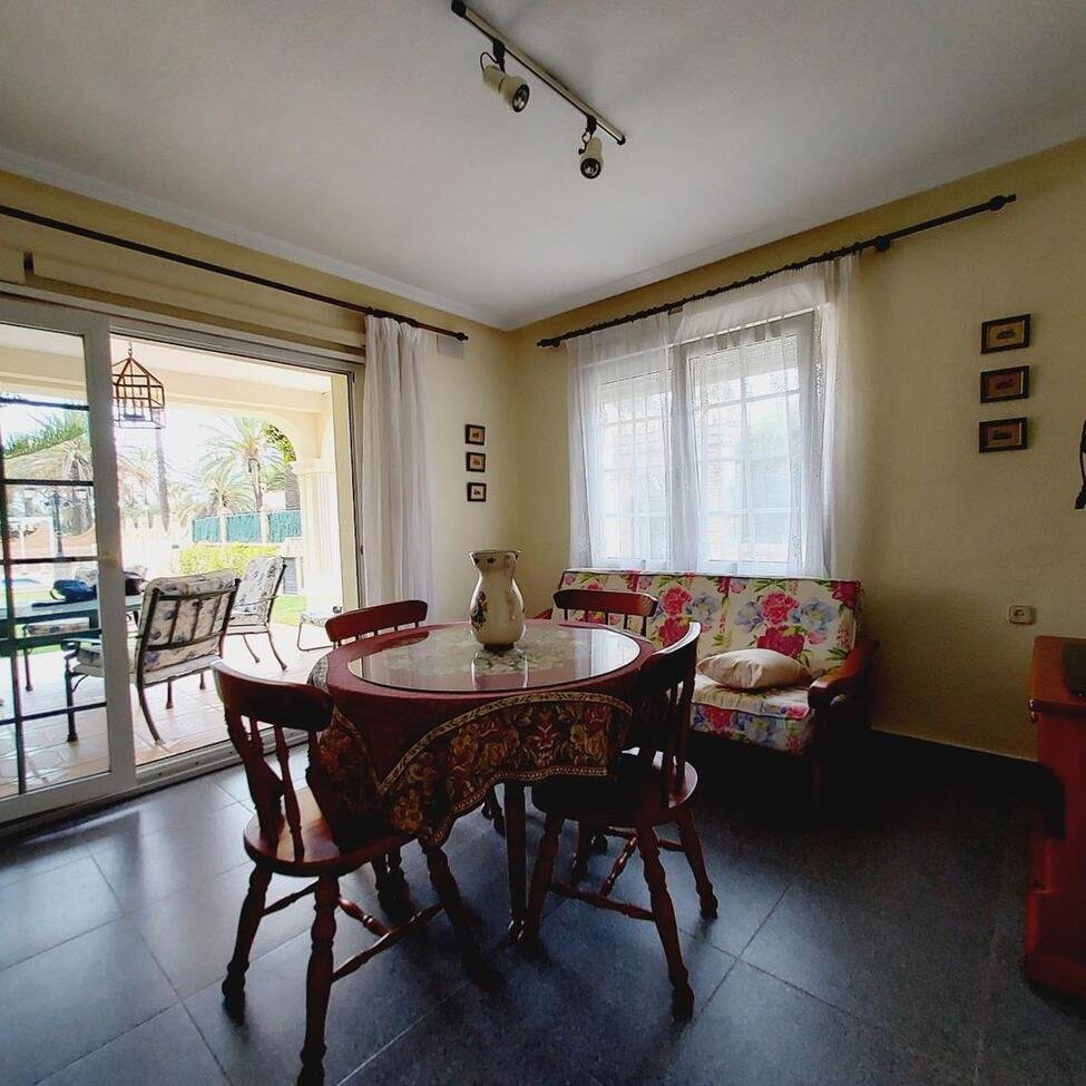 7 Bedroom 3 Bathroom Villa in Orihuela Costa - Caza De Casa