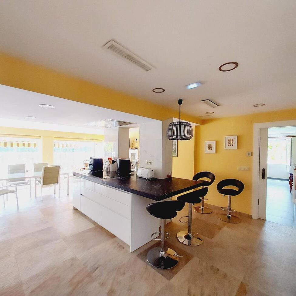 7 Bedroom 3 Bathroom Villa in Orihuela Costa - Caza De Casa