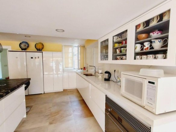 7 Bedroom 3 Bathroom Villa in Orihuela Costa - Caza De Casa