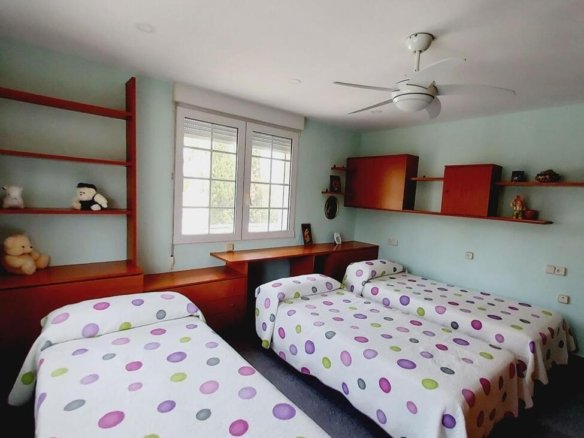 7 Bedroom 3 Bathroom Villa in Orihuela Costa - Caza De Casa