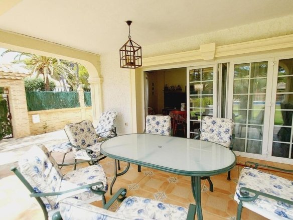 7 Bedroom 3 Bathroom Villa in Orihuela Costa - Caza De Casa