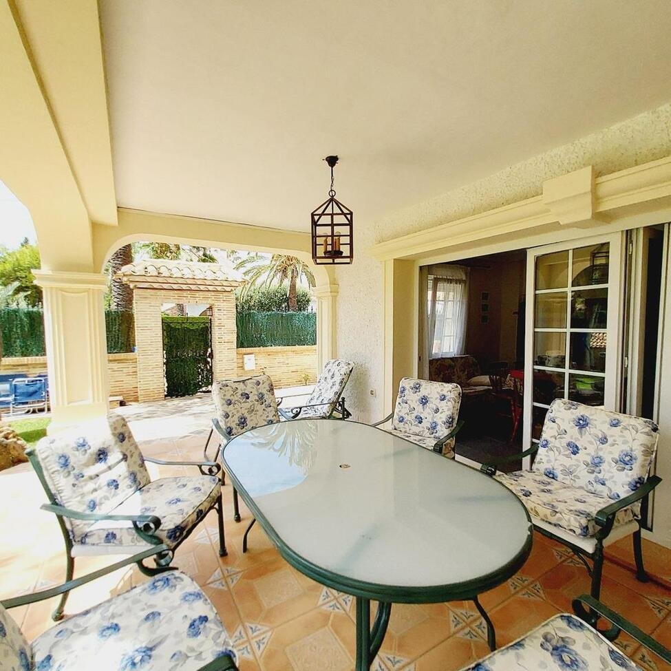 7 Bedroom 3 Bathroom Villa in Orihuela Costa - Caza De Casa