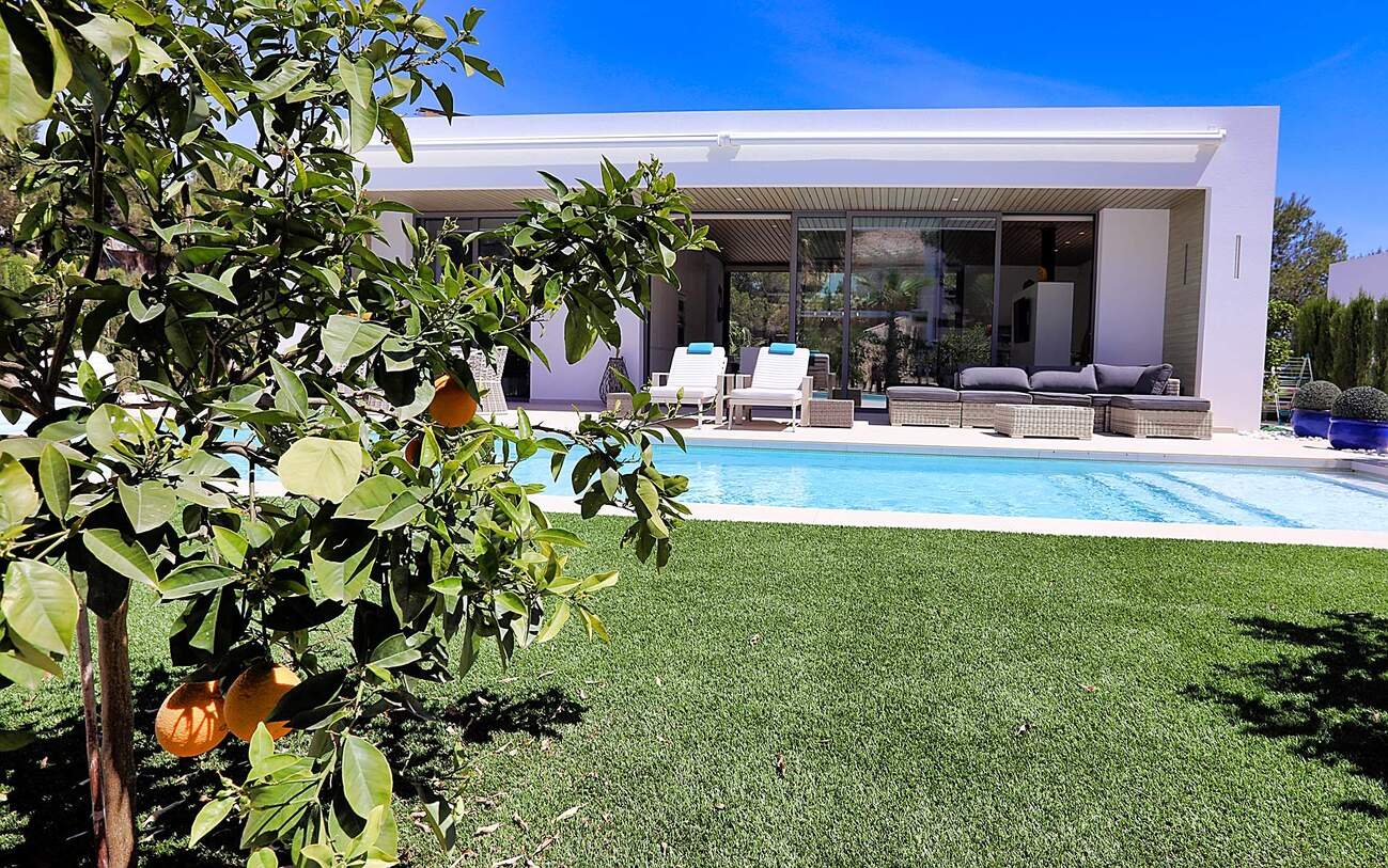 4 Bedroom 3 Bathroom Villa in Orihuela - Caza De Casa