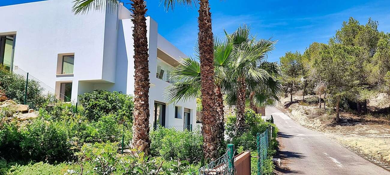 4 Bedroom 3 Bathroom Villa in Orihuela - Caza De Casa