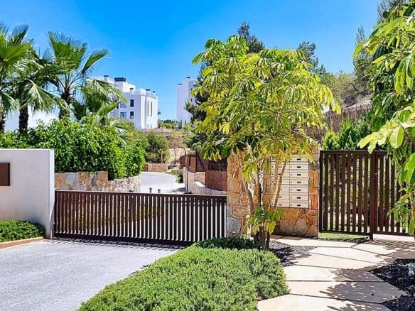 4 Bedroom 3 Bathroom Villa in Orihuela - Caza De Casa