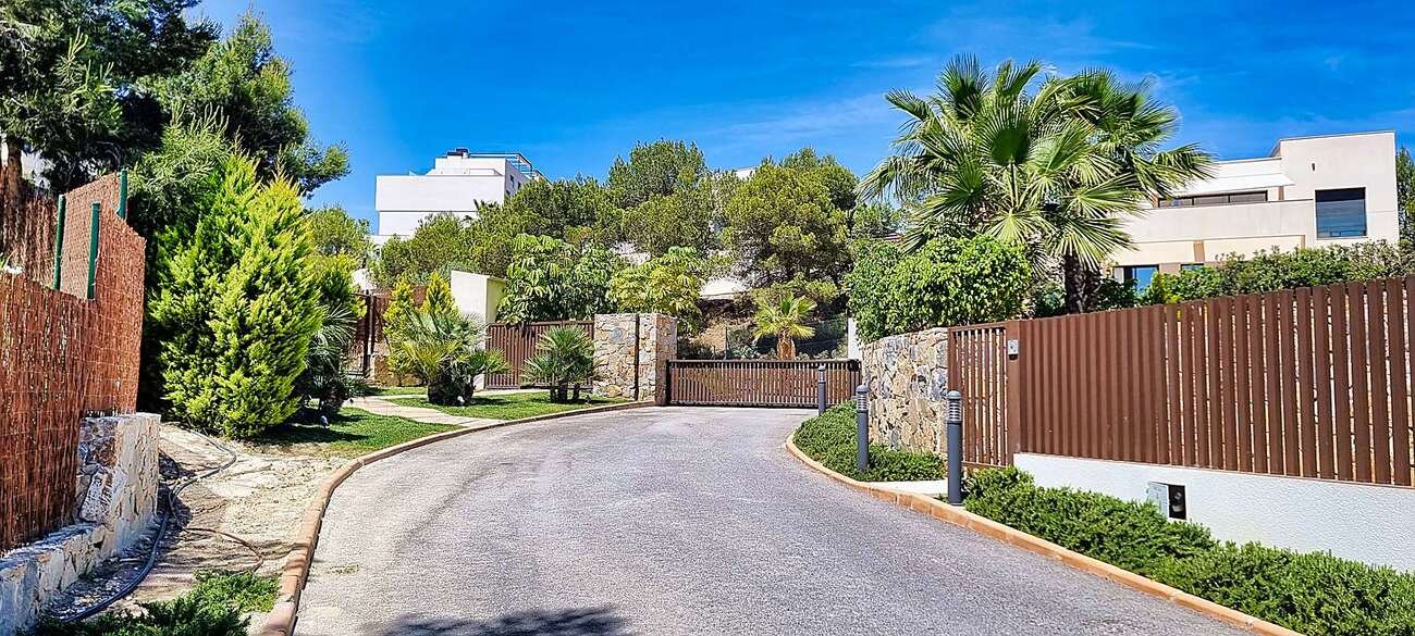 4 Bedroom 3 Bathroom Villa in Orihuela - Caza De Casa