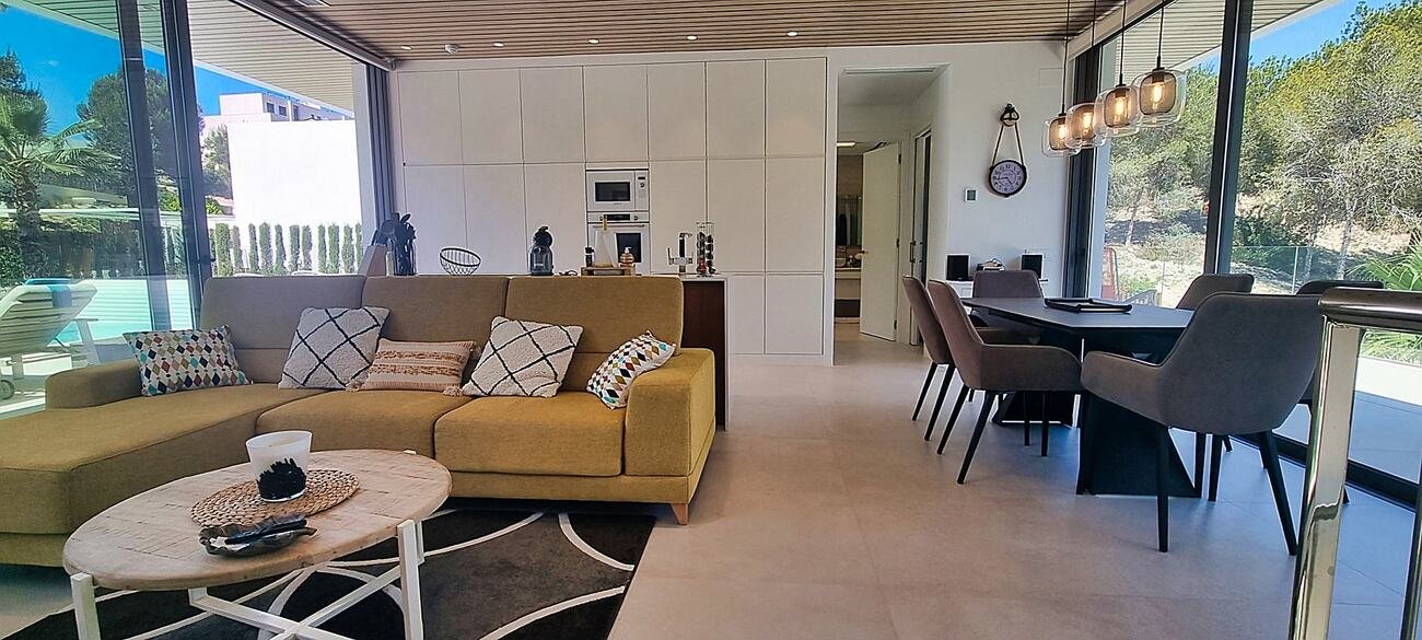 4 Bedroom 3 Bathroom Villa in Orihuela - Caza De Casa