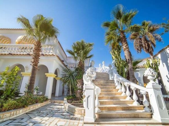 15 Bedroom 9 Bathroom Villa in Orxeta - Caza De Casa
