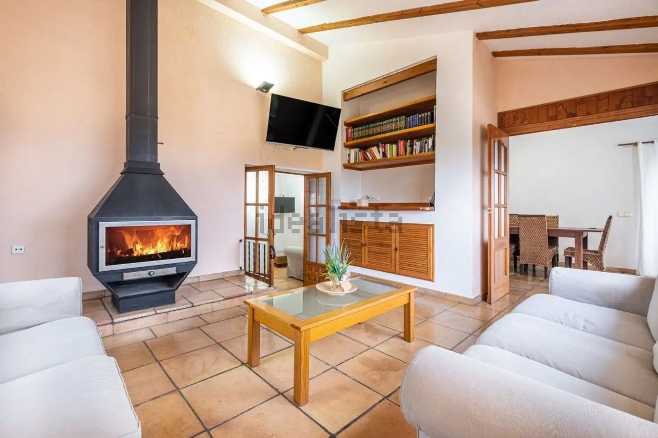 6 Bedroom 5 Bathroom Villa Penthouse in Polop - Caza De Casa