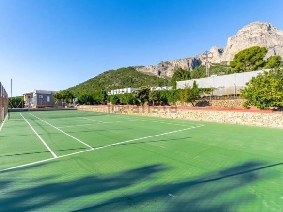 6 Bedroom 5 Bathroom Villa Penthouse in Polop - Caza De Casa