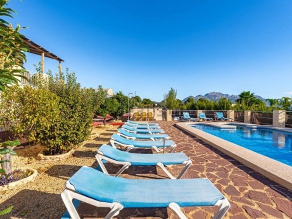 6 Bedroom 5 Bathroom Villa Penthouse in Polop - Caza De Casa
