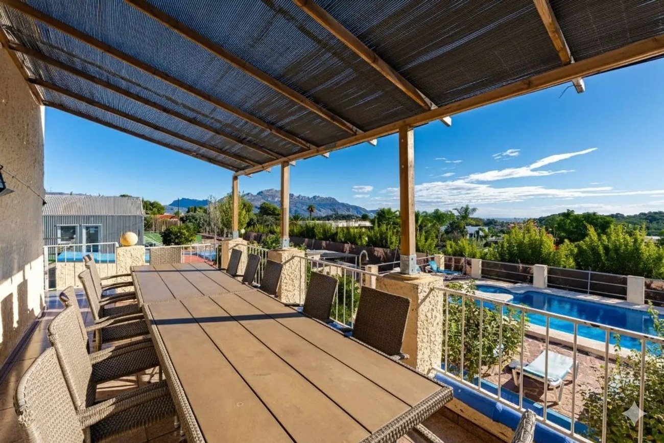 6 Bedroom 5 Bathroom Villa Penthouse in Polop - Caza De Casa