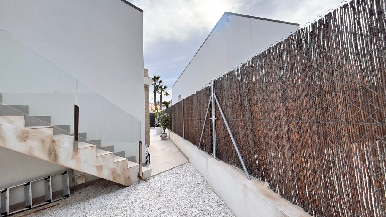 3 Bedroom 2 Bathroom Villa in San Miguel de Salinas - Caza De Casa