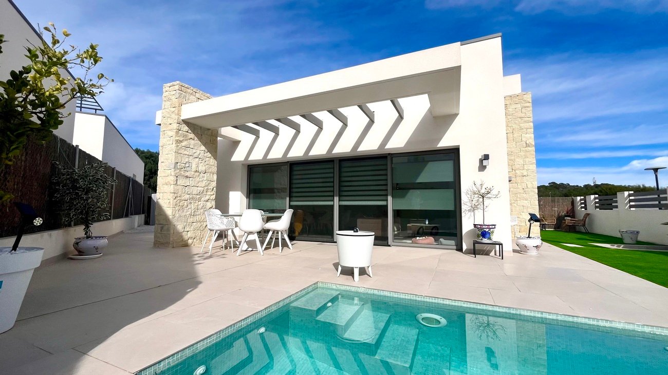 3 Bedroom 2 Bathroom Villa in San Miguel de Salinas - Caza De Casa