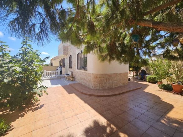 3 Bedroom 2 Bathroom Villa in Torrevieja - Caza De Casa