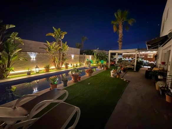 2 Bedroom 2 Bathroom Villa in Torrevieja - Caza De Casa