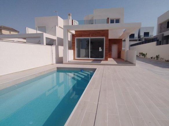 3 Bed 2 Bath Villa Penthouse in Torrevieja - Caza De Casa