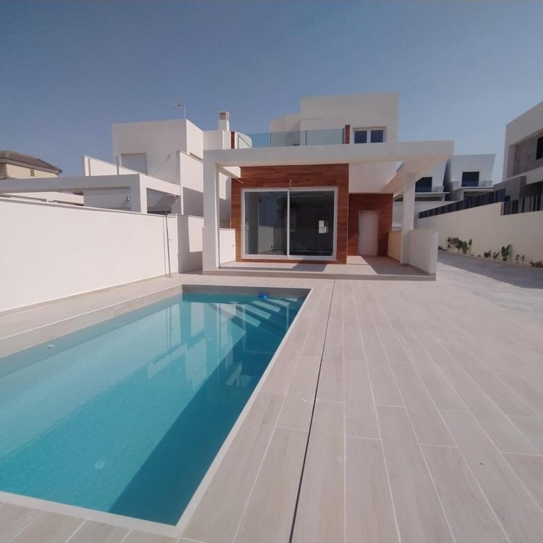 3 Bedroom 2 Bathroom Villa Penthouse in Torrevieja - Caza De Casa