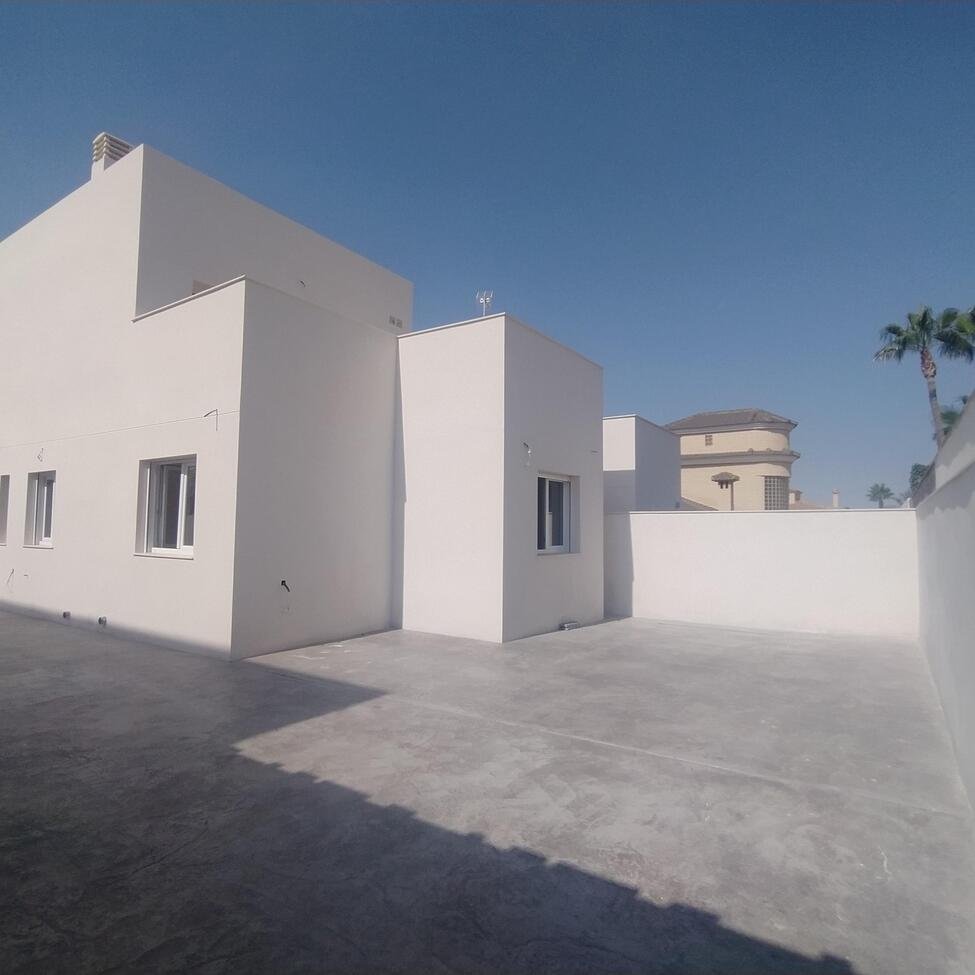 3 Bedroom 2 Bathroom Villa Penthouse in Torrevieja - Caza De Casa