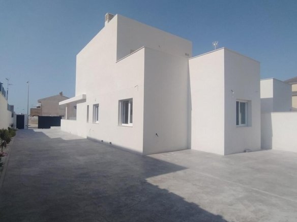 3 Bedroom 2 Bathroom Villa Penthouse in Torrevieja - Caza De Casa