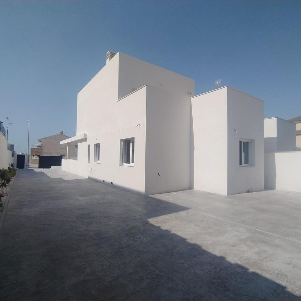 3 Bedroom 2 Bathroom Villa Penthouse in Torrevieja - Caza De Casa