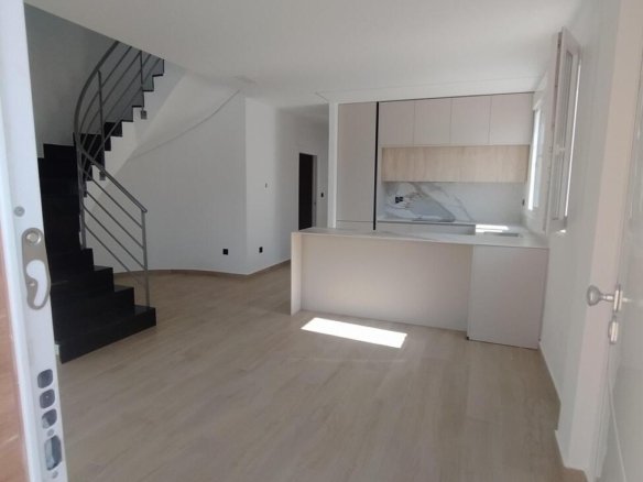 3 Bedroom 2 Bathroom Villa Penthouse in Torrevieja - Caza De Casa