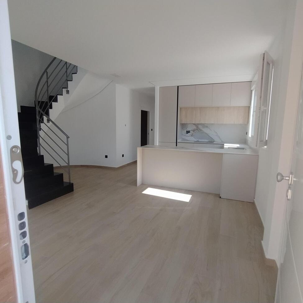 3 Bedroom 2 Bathroom Villa Penthouse in Torrevieja - Caza De Casa