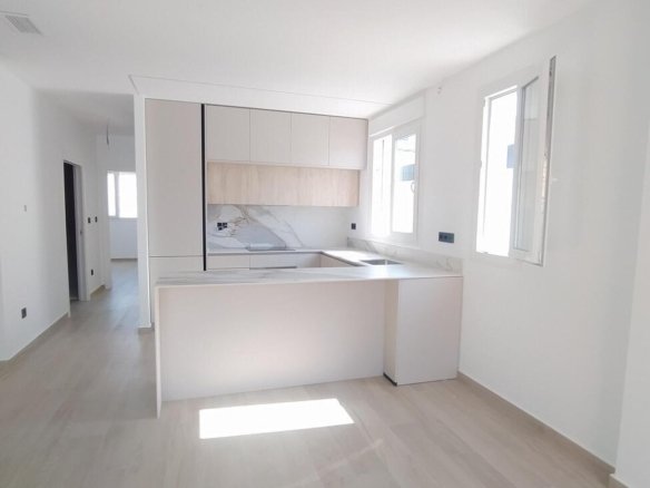3 Bedroom 2 Bathroom Villa Penthouse in Torrevieja - Caza De Casa