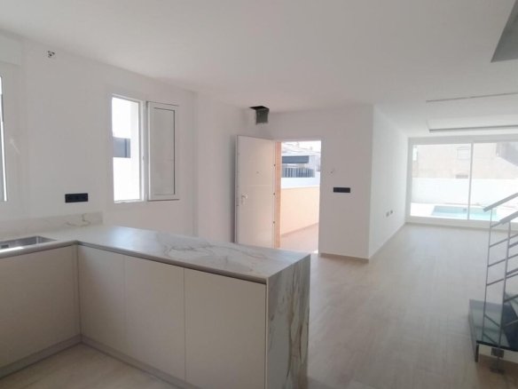 3 Bedroom 2 Bathroom Villa Penthouse in Torrevieja - Caza De Casa