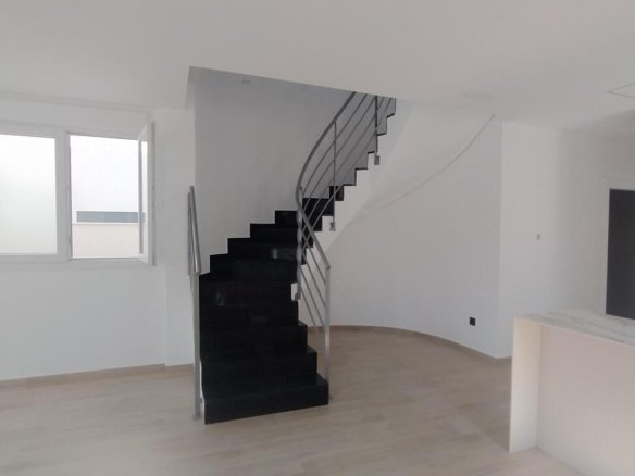 3 Bedroom 2 Bathroom Villa Penthouse in Torrevieja - Caza De Casa