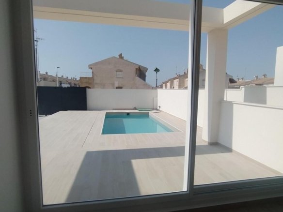 3 Bedroom 2 Bathroom Villa Penthouse in Torrevieja - Caza De Casa