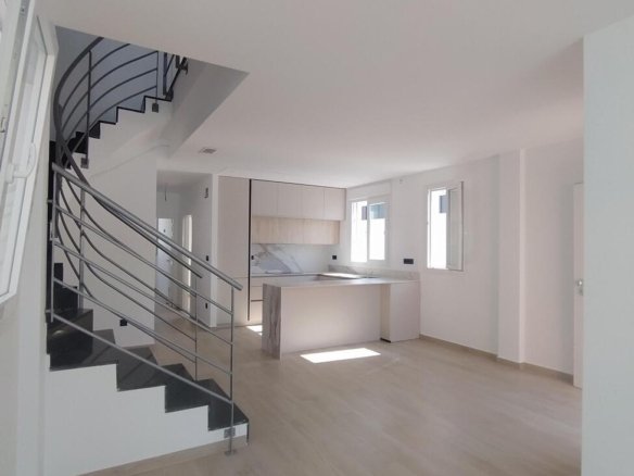 3 Bedroom 2 Bathroom Villa Penthouse in Torrevieja - Caza De Casa