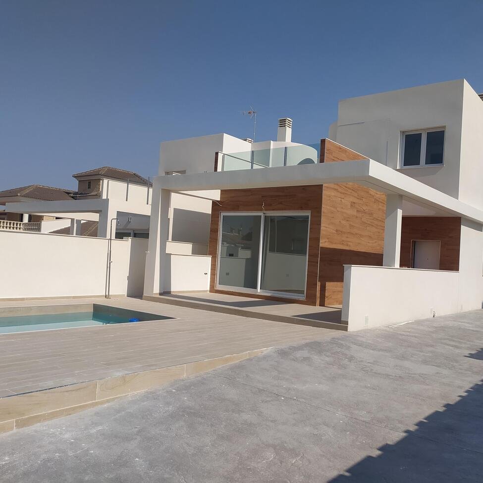 3 Bedroom 2 Bathroom Villa Penthouse in Torrevieja - Caza De Casa