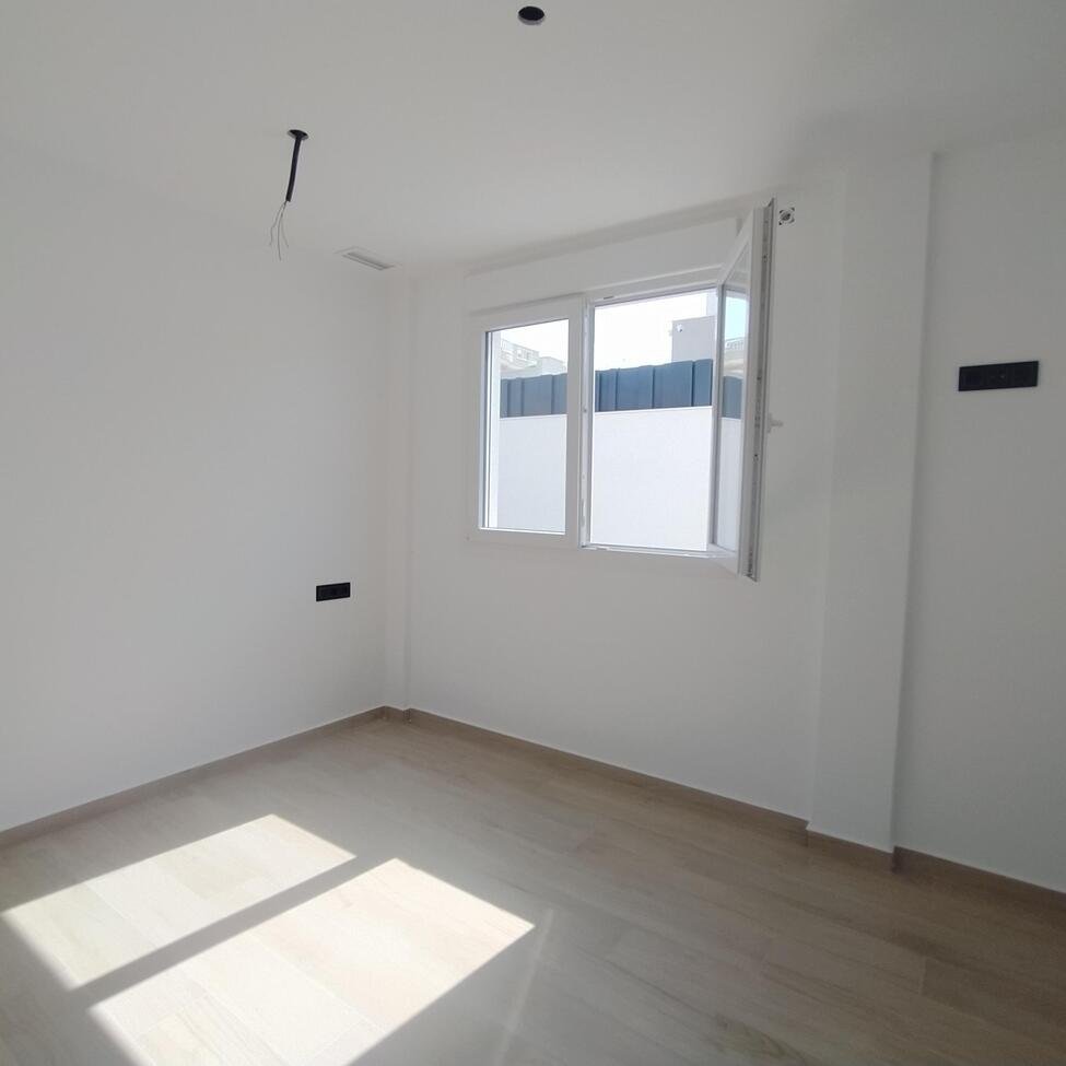 3 Bedroom 2 Bathroom Villa Penthouse in Torrevieja - Caza De Casa