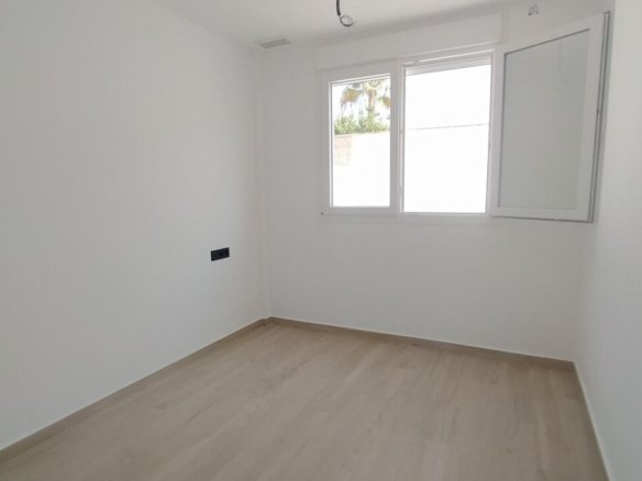 3 Bedroom 2 Bathroom Villa Penthouse in Torrevieja - Caza De Casa