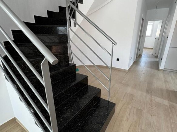 3 Bedroom 2 Bathroom Villa Penthouse in Torrevieja - Caza De Casa
