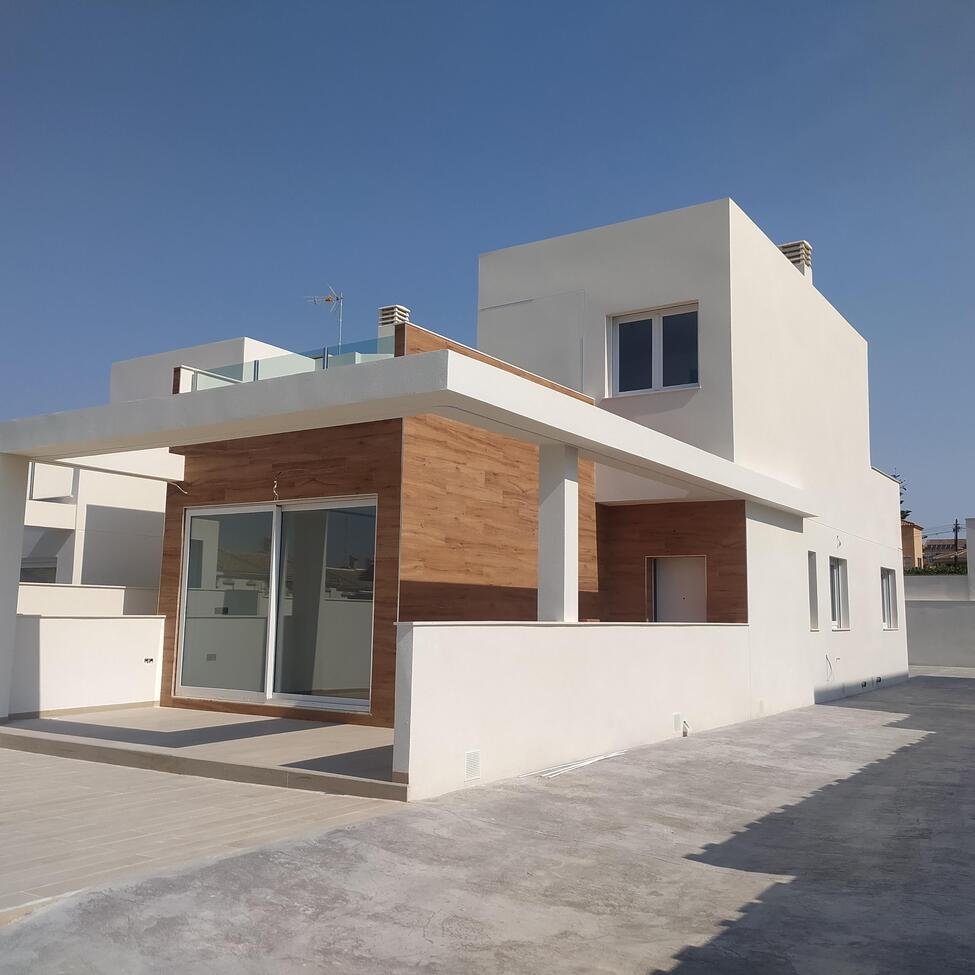 3 Bedroom 2 Bathroom Villa Penthouse in Torrevieja - Caza De Casa