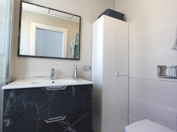 5 Bedroom 4 Bathroom Villa in Villamartin - Caza De Casa