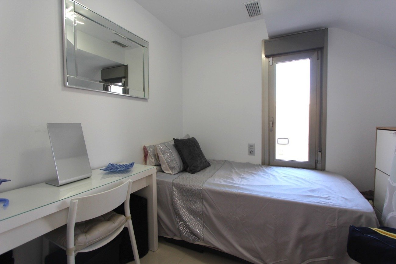 5 Bedroom 4 Bathroom Villa in Villamartin - Caza De Casa
