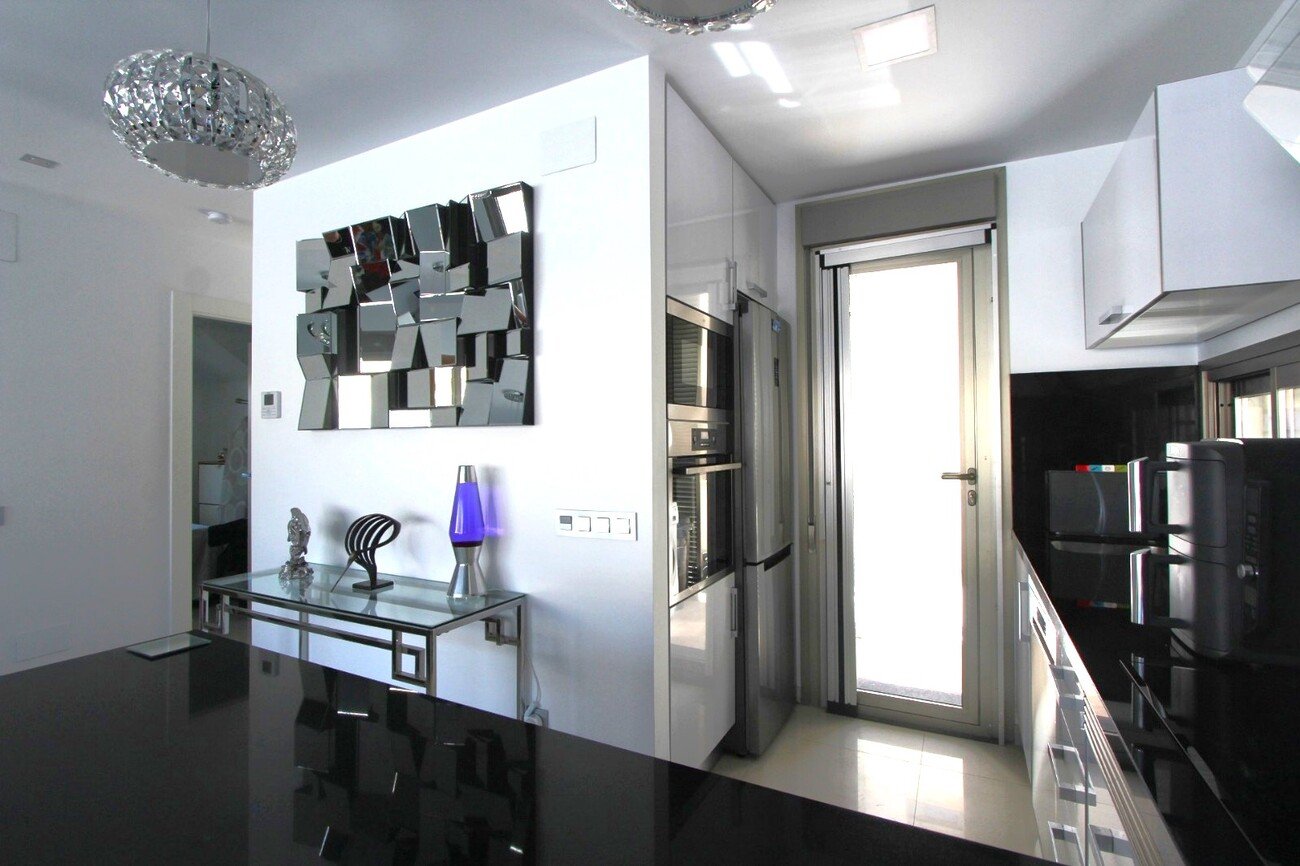 5 Bedroom 4 Bathroom Villa in Villamartin - Caza De Casa