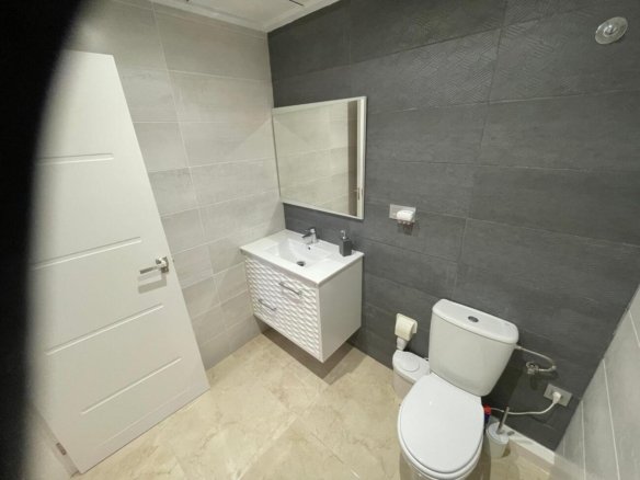 5 Bedroom 4 Bathroom Villa in Villamartin - Caza De Casa