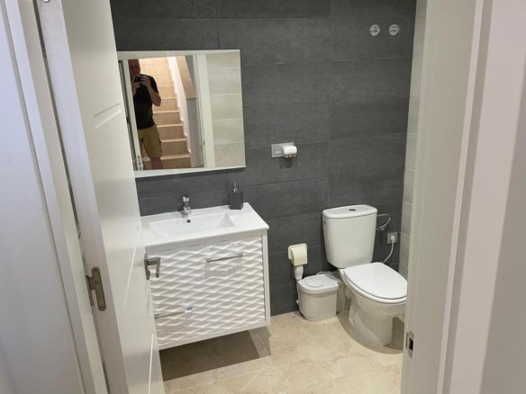 5 Bedroom 4 Bathroom Villa in Villamartin - Caza De Casa