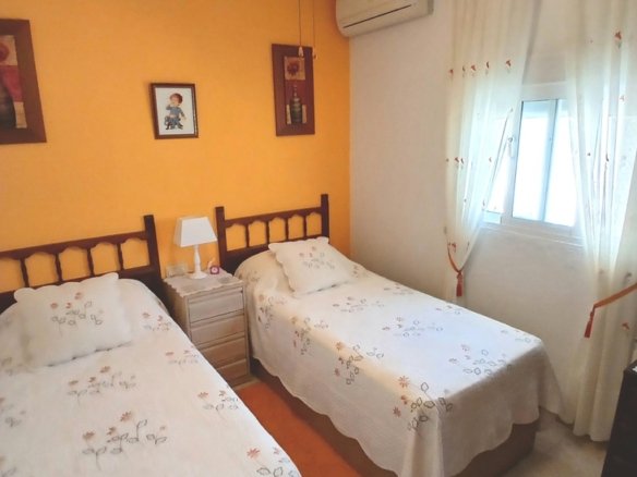 3 Bedroom 4 Bathroom Villa in Villamartin - Caza De Casa